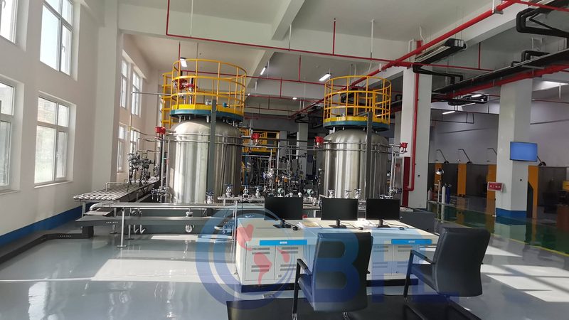不锈钢蒸馏塔进出口尺寸：设计要点与选型指南**